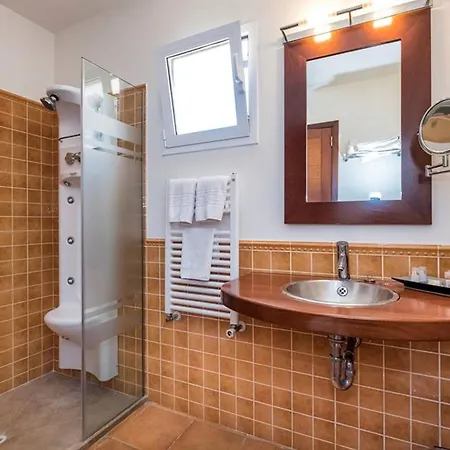 Вилла Finesse 1 - Lovely 3 Bedroom - Great Pool Area - Perfect For Families *