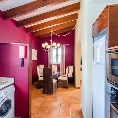 Вилла Finesse 1 - Lovely 3 Bedroom - Great Pool Area - Perfect For Families