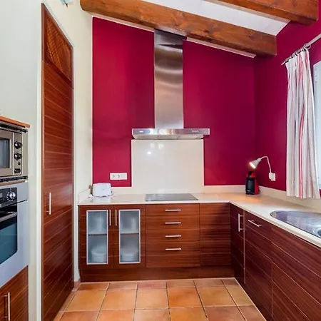 Вилла Finesse 1 - Lovely 3 Bedroom - Great Pool Area - Perfect For Families