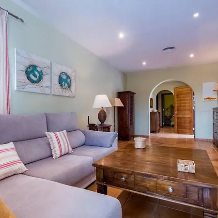 Finesse 1 - Lovely 3 Bedroom - Great Pool Area - Perfect *