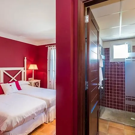 Villa Finesse 1 - Lovely 3 Bedroom - Great Pool Area - Perfect